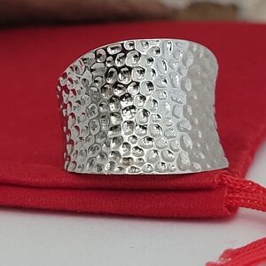 ❤️925 Size 6.25 Beautiful Sterling Silver Hammered Design Ring! 👌🎁